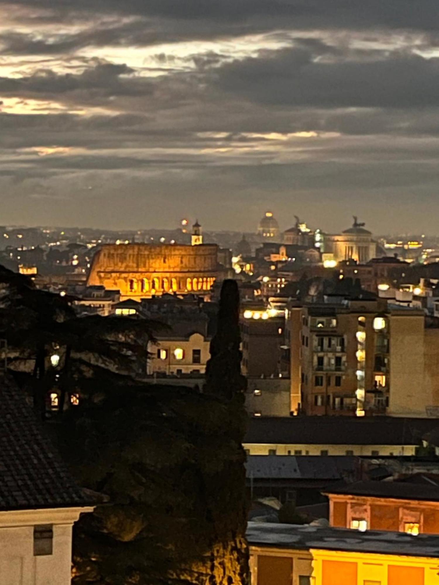 Colosseum Deluxe Roma Esterno foto